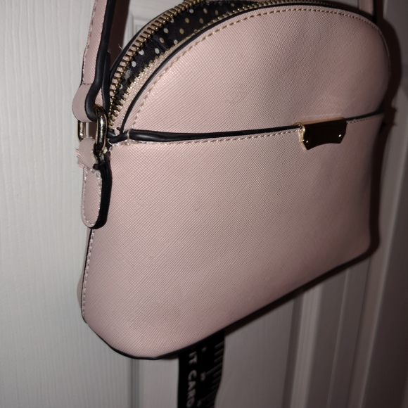 Elegant Cream Shoulder Bag - Picture 13 of 14